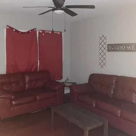 Rent this 2 bed apartment on Chattanooga