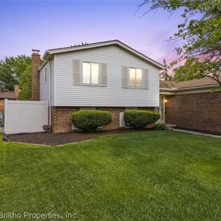 Image 1 - 39526 Owendale Drive, Sterling Heights, MI 48310, USA - House for sale