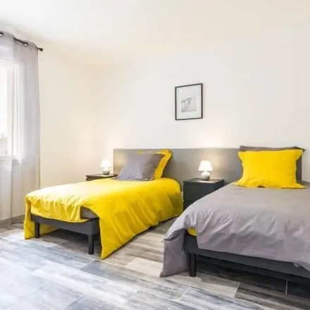 Rent this 2 bed townhouse on 44310 Saint-Philbert-de-Grand-Lieu