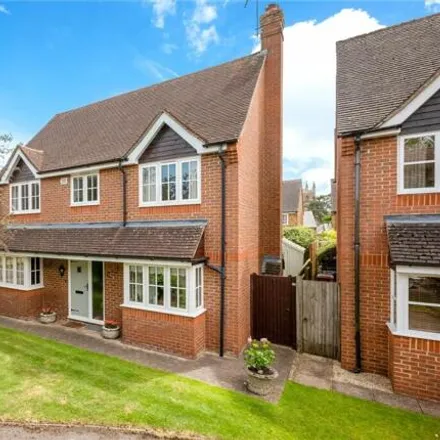 Buy this 4 bed house on The Beeches in Deddington, OX15 0TY
