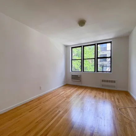 Rent this 1 bed apartment on 336 East 90th Street in New York, NY 10128