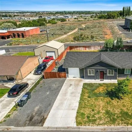 Buy this 3 bed house on 1111 East Wheeler Road in Moses Lake, WA 98837