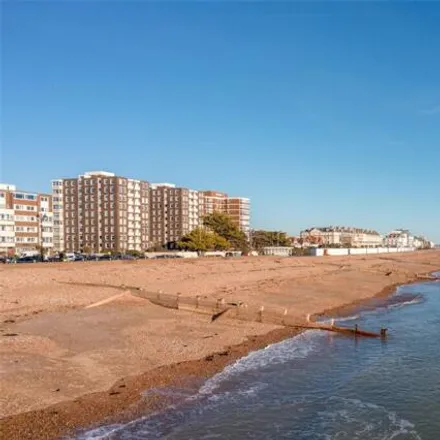 Image 8 - Vista Mare, West Parade, Worthing, BN11 5EE, United Kingdom - Apartment for sale