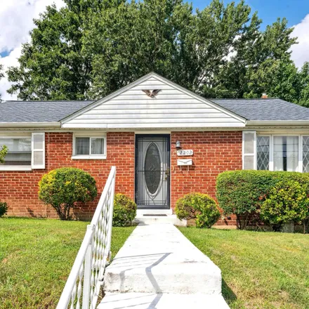 Image 1 - 2202 Woodberry Street, Hyattsville, MD 20782, USA - House for sale