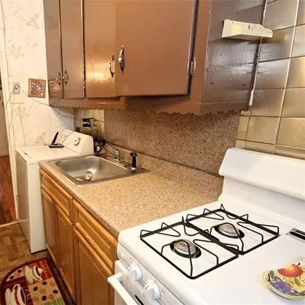 Image 7 - 2034 East 58th Street, New York, NY 11234, USA - Condo for sale