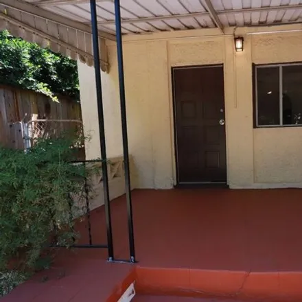 Image 2 - Eddy Coliving, 803 North Harvard Boulevard, Los Angeles, CA 90028, USA - House for sale