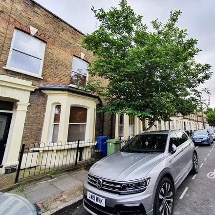 Rent this 4 bed townhouse on Exon Street in London, SE17 2JW