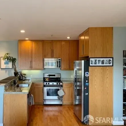 Rent this 2 bed condo on 371 30th Street in Oakland, CA 94612