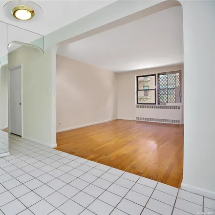 Image 6 - The Pembroke, 67-87 Booth Street, New York, NY 11375, USA - Condo for sale