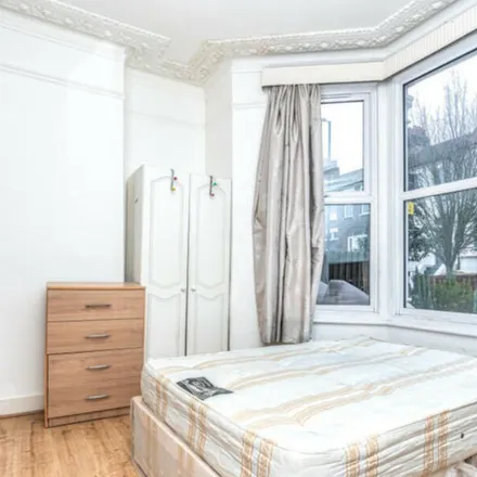Rent this 1 bed apartment on 157 Wightman Road in London, N4 1DL