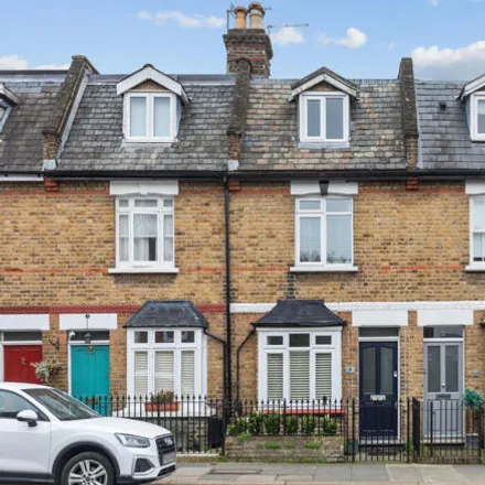 Rent this 3 bed townhouse on Deli on the Green in 251 Hoppers Road, Winchmore Hill