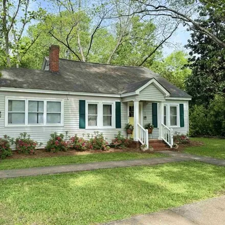 Buy this 3 bed house on 258 North Walnut Street in Greensboro, Greene County