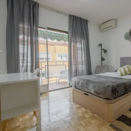 Rent this 5 bed room on Calle del Cardenal Silíceo in 21, 28002 Madrid