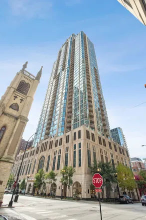 Image 2 - The Pinnacle, 21 East Huron Street, Chicago, IL 60611, USA - House for sale