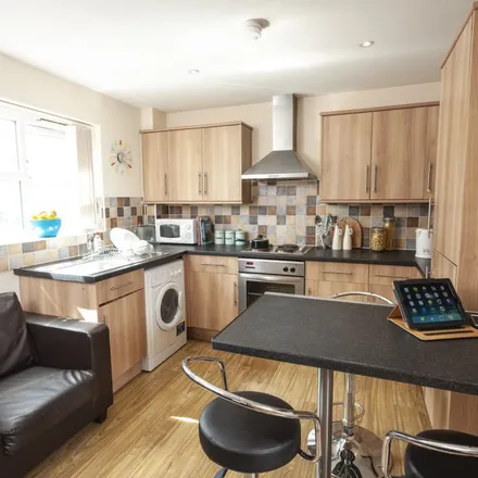 Image 3 - Ardwick Green South, Brunswick, Manchester, M13 9XF, United Kingdom - Apartment for rent