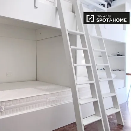 Rent this 9 bed room on Viale Fulvio Testi in 20092 Cinisello Balsamo MI, Italy