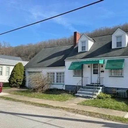 Buy this 2 bed house on 1142 Otter Street in Franklin, PA 16323