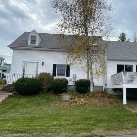 Rent this 3 bed house on 6 Monument Place in Wilmot, Merrimack County