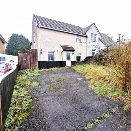 Buy this 3 bed duplex on Llwynon in Clydach, SA6 5NQ