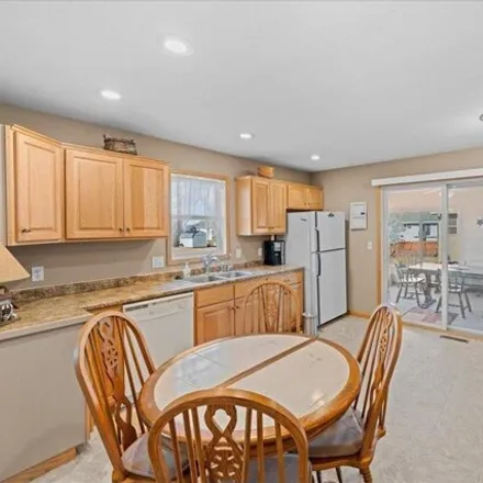 Image 5 - 1349 Red Hawk Court, New Richmond, WI 54017, USA - House for sale