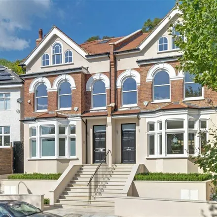 Rent this 6 bed duplex on 23 Stanhope Gardens in London, N6 5AN