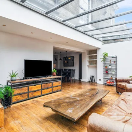 Rent this 4 bed house on 20 Northchurch Terrace in De Beauvoir Town, London