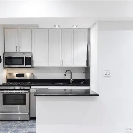 Image 6 - 302 East 88th Street, New York, NY 10128, USA - Apartment for sale