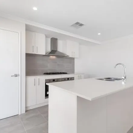 Image 2 - Sandpatch Parkway, Eglinton WA 6038, Australia - Apartment for rent