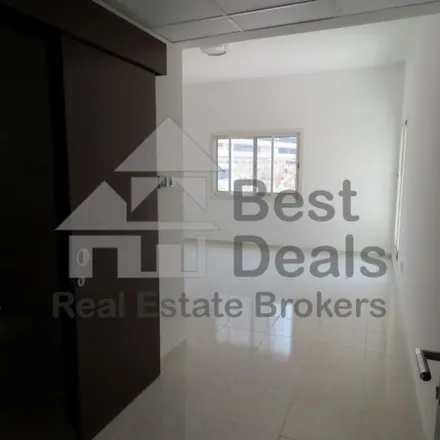 Rent this 4 bed townhouse on Baniyas Road in Al Ras, Deira