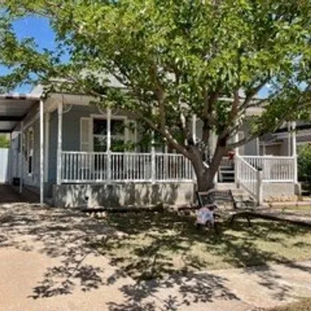 Image 3 - 756 North Broadway Street, Ballinger, TX 76821, USA - House for sale