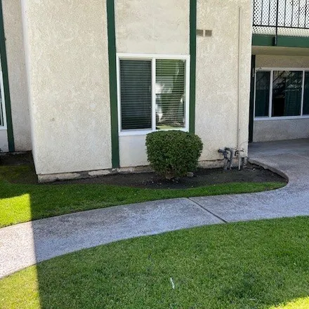 Buy this 2 bed condo on Washington @ Center Eastbound in East Washington Street, East Colton Heights