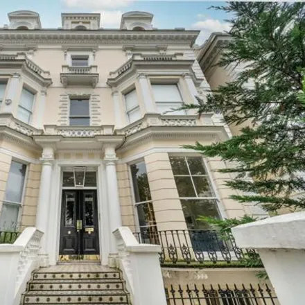 Image 3 - Embassy of Uzbekistan, 41 Holland Park, London, W11 3RS, United Kingdom - Apartment for sale
