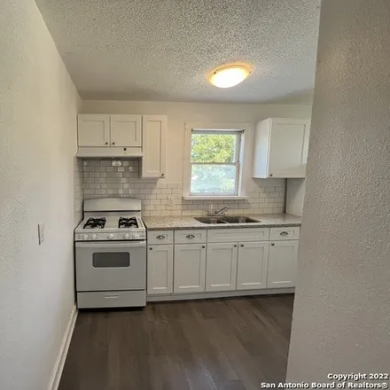 Image 6 - 827 Steves Avenue, San Antonio, TX 78210, USA - Apartment for rent