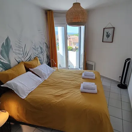 Rent this 1 bed apartment on Île-de-France in Chemin de la Carraire, 83220 Le Pradet