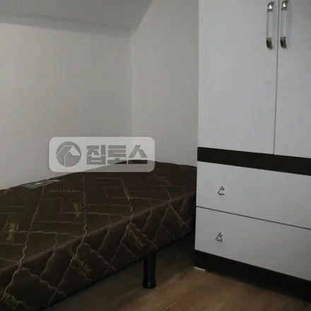 Rent this studio apartment on 서울특별시 관악구 신림동 244-154