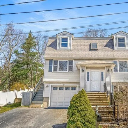 Buy this 3 bed house on 8 Waite Avenue in Burlington, MA 01803