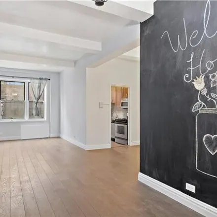 Image 3 - 3500 Riverdale Avenue, New York, NY 10463, USA - Apartment for sale