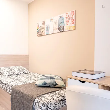 Rent this 3 bed room on Piazzale Egeo in 9, 20126 Milan MI