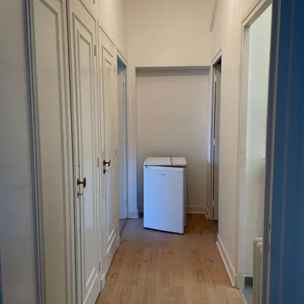 Rent this 2 bed apartment on 67 Avenue Valioud in 69110 Sainte-Foy-lès-Lyon, France