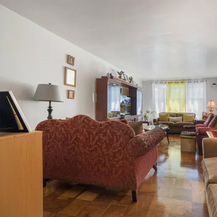 Image 2 - 1275 East 51st Street, New York, NY 11234, USA - Apartment for sale