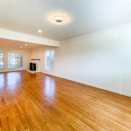 Image 4 - 12523 Rosy Circle, Los Angeles, CA 90066, USA - Apartment for rent