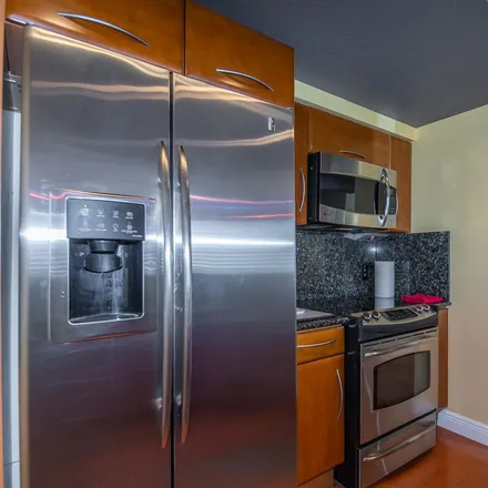 Rent this 2 bed apartment on Kilwins in 512 Lake Avenue, Lake Worth Beach