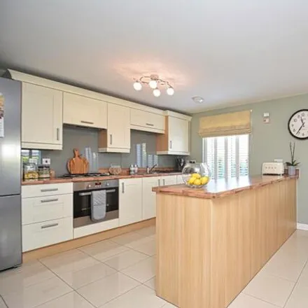 Image 3 - Chatham Court, Telford, Tf2 - House for sale
