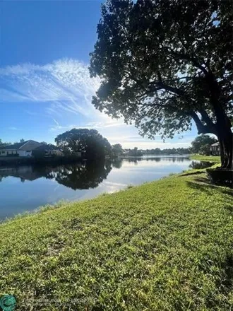 Buy this 3 bed condo on 230 Wimbledon Lakes Drive in Plantation, FL 33324