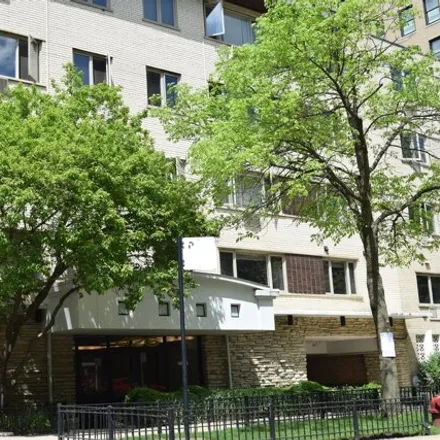 Rent this studio condo on 426 West Barry Avenue in Chicago, IL 60657