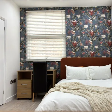 Image 1 - St Margaret's Residential Home, 22 Aldermans Drive, Peterborough, PE3 6AR, United Kingdom - Room for rent