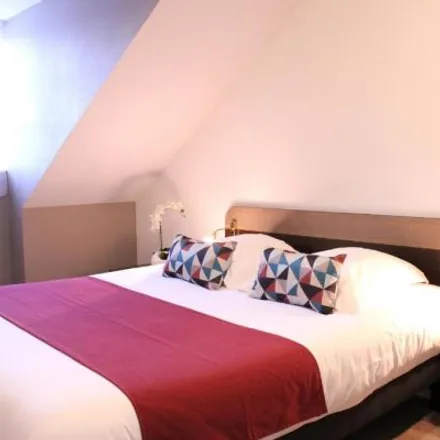 Rent this 3 bed apartment on 9 Rue du Maréchal Joffre in 64000 Pau, France