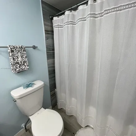 Image 7 - 6770 Indian Creek Drive, Atlantic Heights, Miami Beach, FL 33141, USA - Apartment for rent