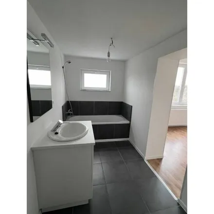 Image 2 - Rue Saint-Nicolas 333, 4000 Liège, Belgium - Apartment for rent