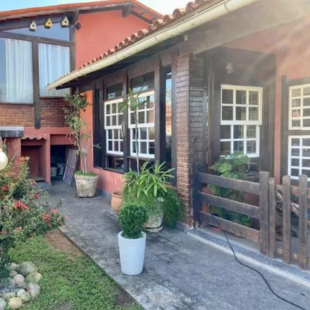 Buy this 3 bed house on Rua Porto Alegre in Vila Progresso, Niterói - RJ